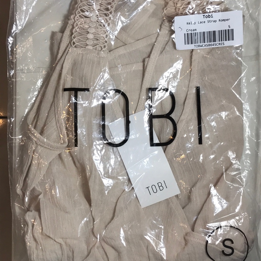 TOBI- LACE STRAP/ROMPER/ BOUTIQUE!!!